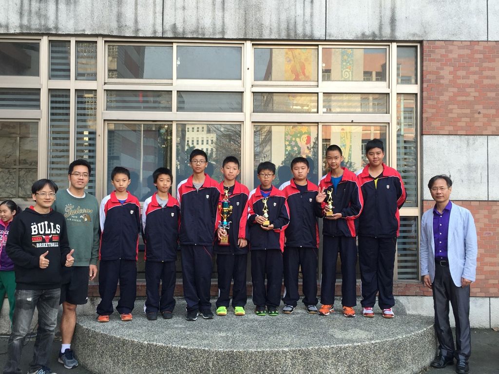 臺北市105學年度教育盃排球錦標賽本校六年級男童四年級女童榮獲殿軍