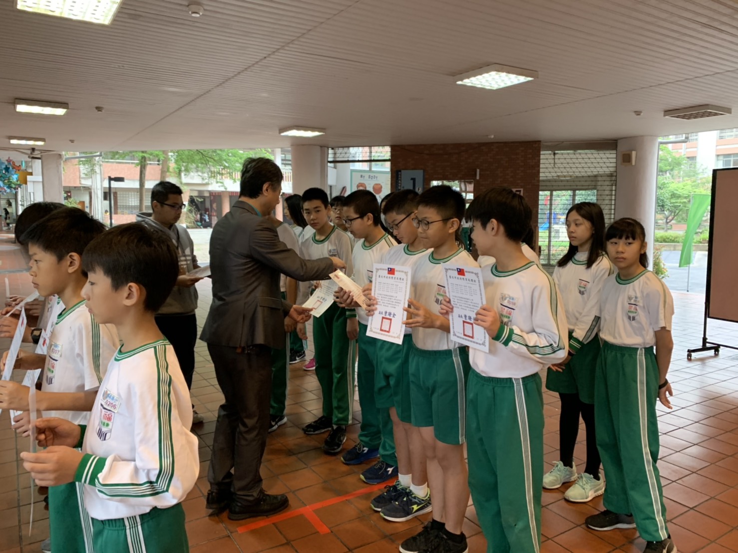 本校六年乙班榮獲臺北市107學年度樂樂棒球比賽第五名